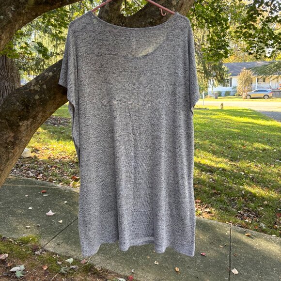 Latched Mama Nest Nursing Tunic in Whisper (Maternity or Nursing Friendly) - Picture 3 of 4